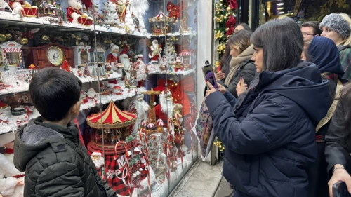 حال و هوای تهران در شب کریسمس