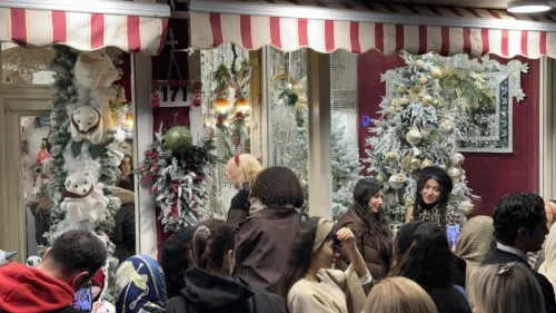 حال و هوای تهران در شب کریسمس