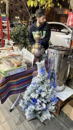 حال و هوای تهران در شب کریسمس