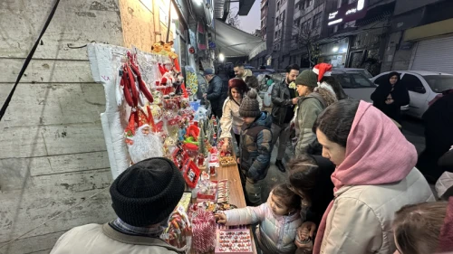 حال و هوای تهران در شب کریسمس