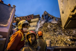آتش سوزی و ریزش ساختمان پلاسکو در تهران